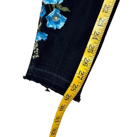 Martha Stewart Black Denim Jeans Blue Floral Embroidery Womens Size 6 - Picture 4 of 9